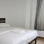 Cozy Riverside Hotel